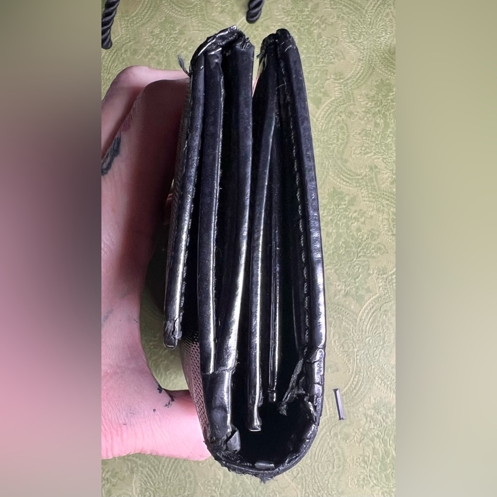 Authentic Gucci Wallet - Picture 4 of 10
